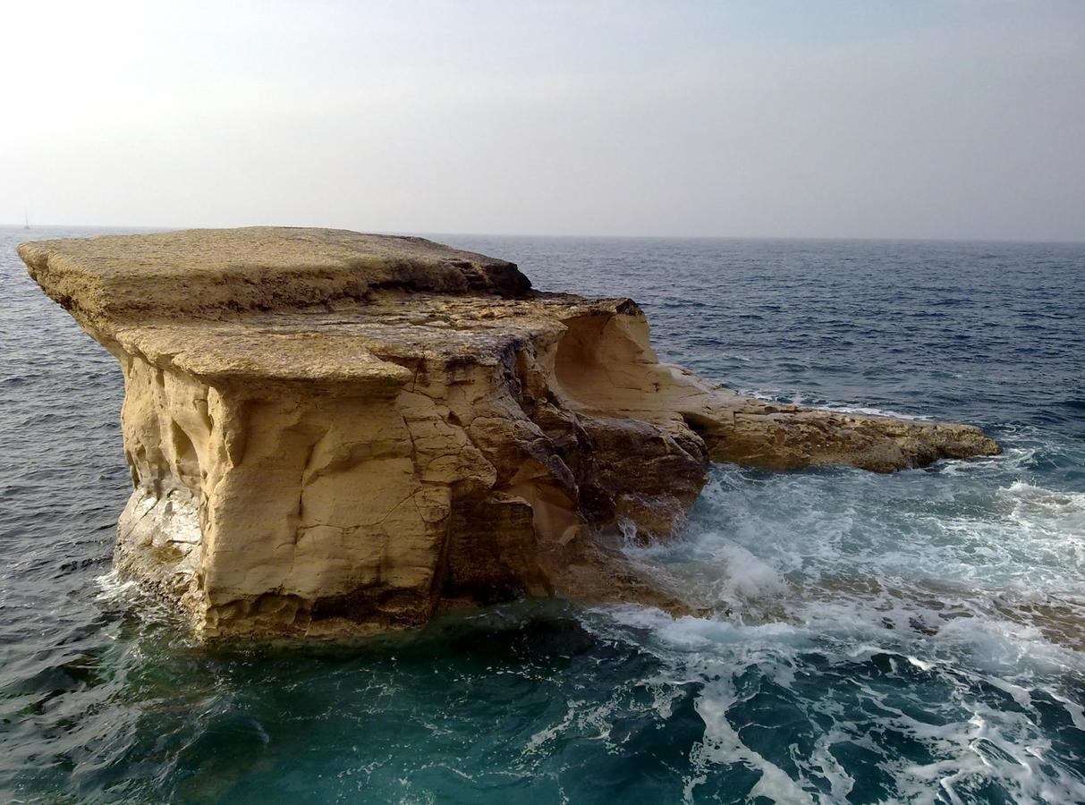 Mood Farmhouse Mythology Għarb Exteriör bild