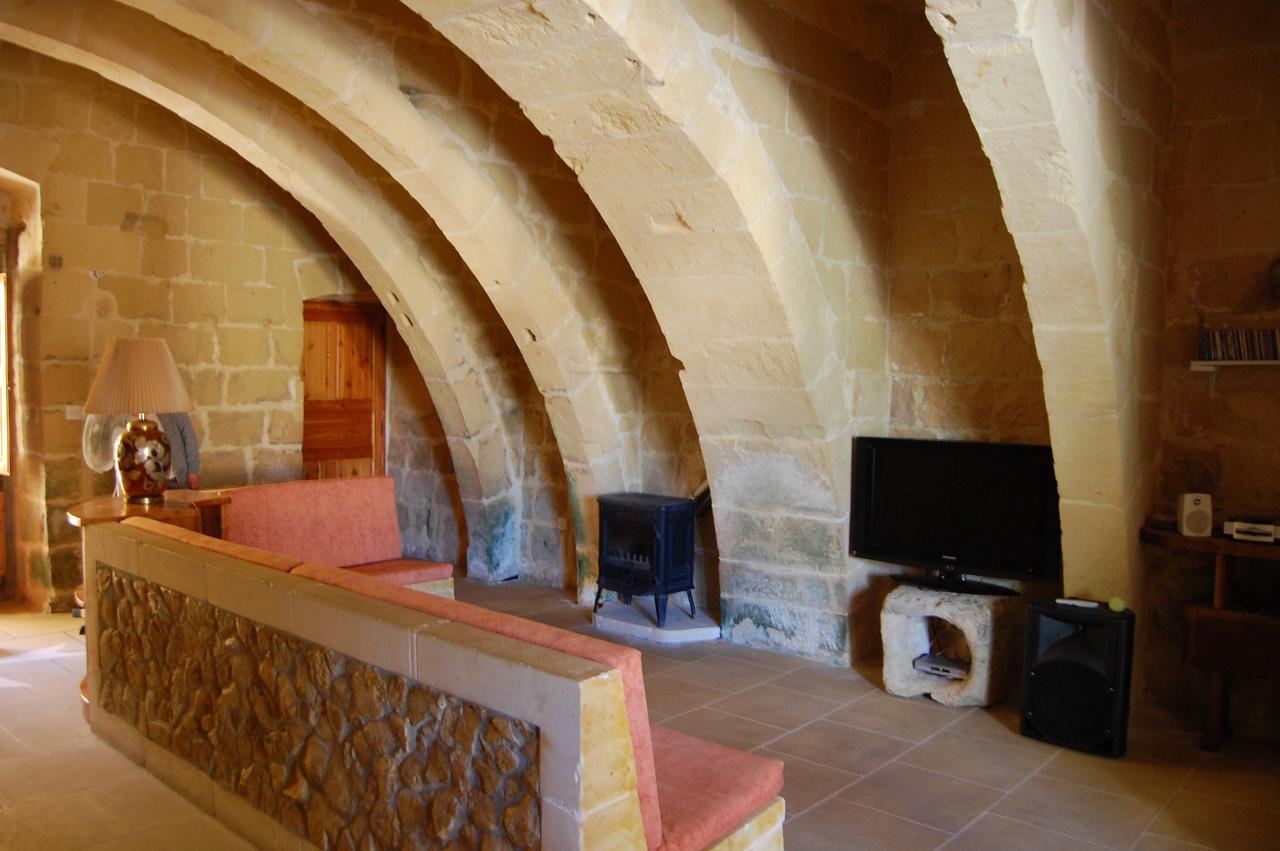 Mood Farmhouse Mythology Għarb Exteriör bild