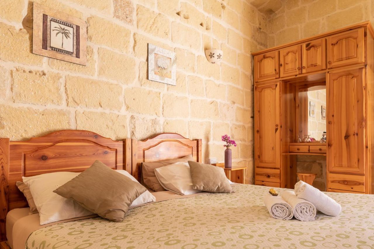 Mood Farmhouse Mythology Għarb Exteriör bild