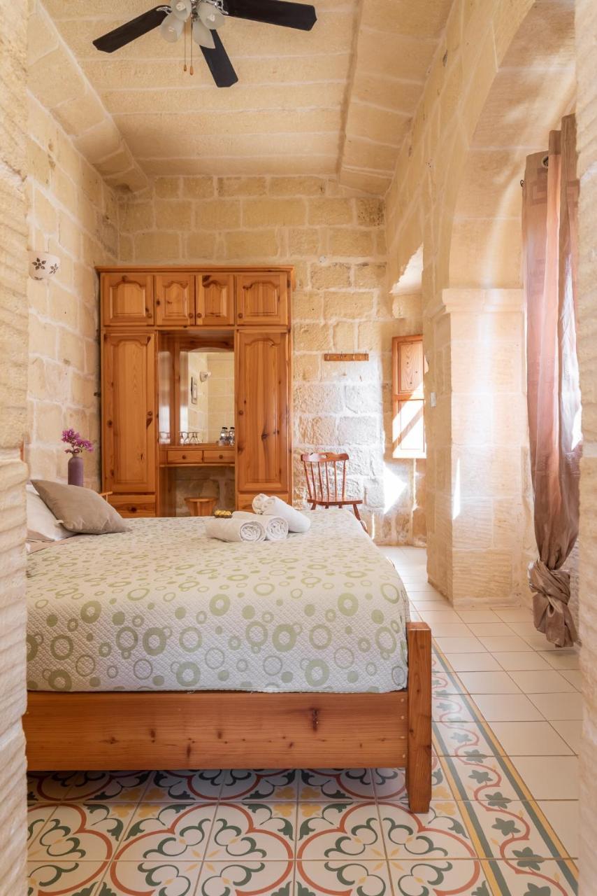 Mood Farmhouse Mythology Għarb Exteriör bild