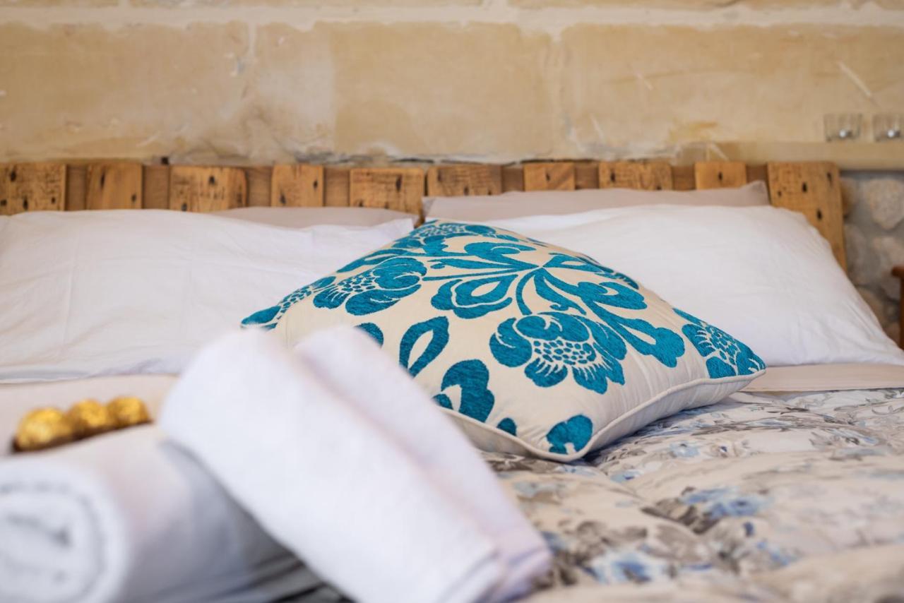 Mood Farmhouse Mythology Għarb Exteriör bild